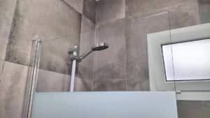 Mampara de ducha limpia